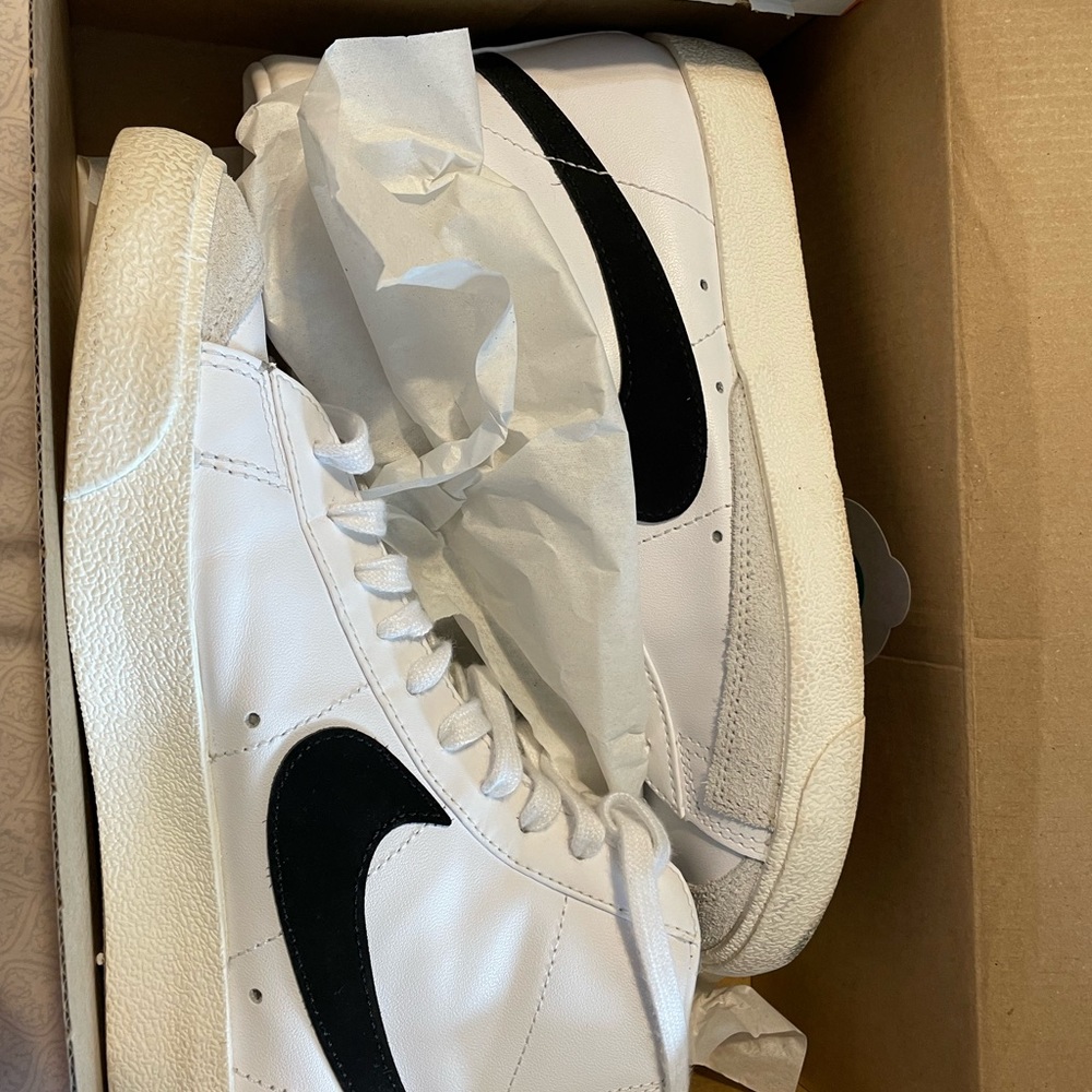 Barely worn, looks brand new white blazers